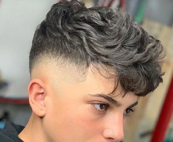 Fryzura typu Modern Quiff