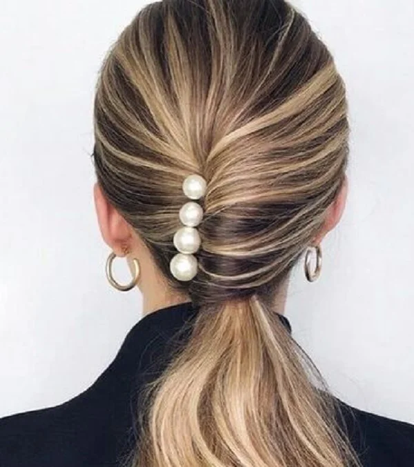 Elegancki kucyk