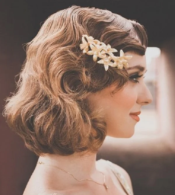 Krótkie fryzury na wesele w stylu retro