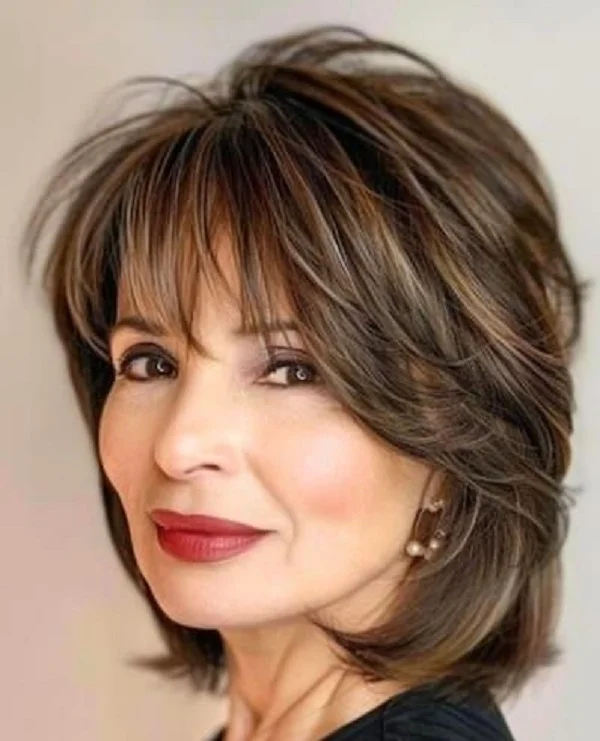 Przepiękne upięcie z grzywką na bok
