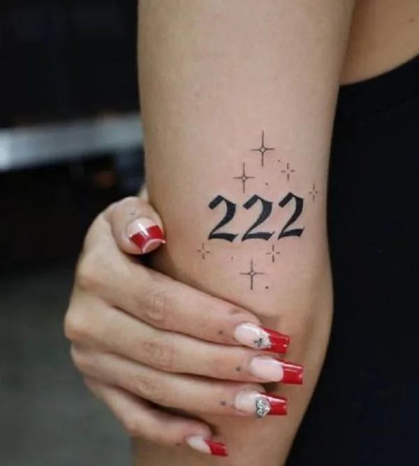 Tatuaż 222 Geometria