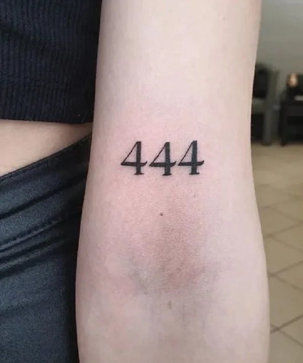 Tatuaż 444 Blackwork