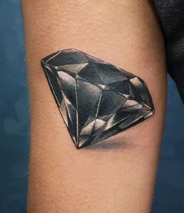 Tatuaż Diament Blackwork