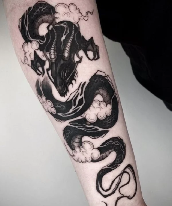 Tatuażu Smoka Blackwork