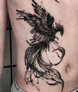 Tatuaż feniks Blackwork