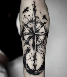 Tatuaż kompas Blackwork