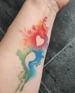 Tatuaż kropka i przecinek Aquarell