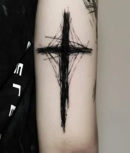 Tatuaż krzyż Blackwork