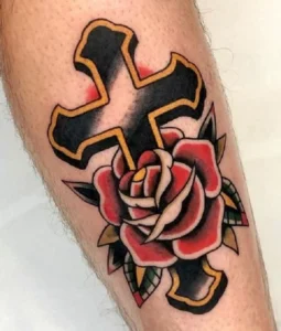 Tatuaż krzyż Styl tradycyjny