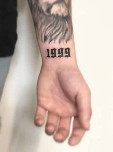 Tatuaż „1999” Realizm